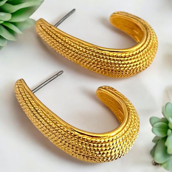 Vintage Napier Pierced Earrings Gold Tone Hoops Classic Chic 9C - Picture 2 of 5